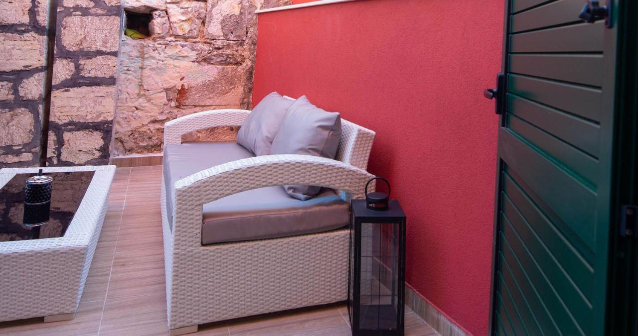 Hrpina Heritage House Makarska Bagian luar foto
